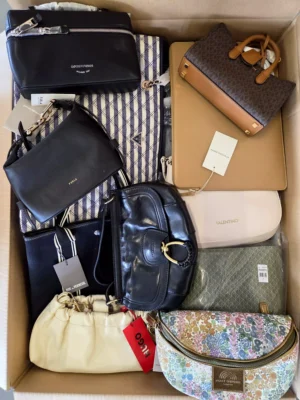 The picture shows a package with accessories in the category HB.