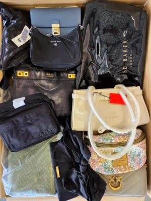 The picture shows a package with accessories in the category HB.