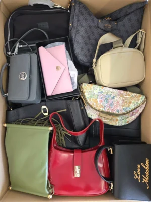 The picture shows a package with accessories in the category HB.