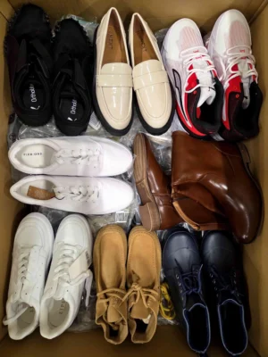 The photo shows a package with footwear in the category BSU.