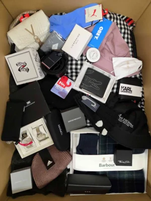The picture shows a package with accessories in the category AA.