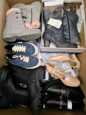 The photo shows a package with clothing in the category BPS.