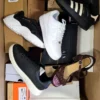 BS3282 1 The photo shows a package with footwear in the category BS.