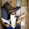 BS3477 2 The photo shows a package with footwear in the category BS.