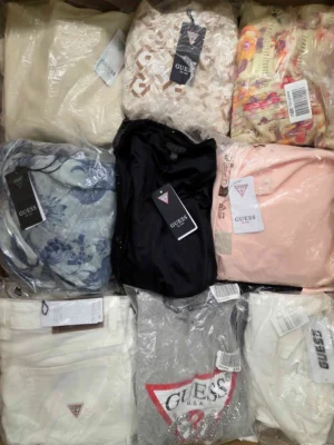 The photo shows a package with clothing in the category B.
