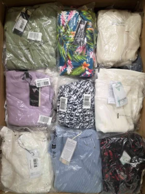 The photo shows a package with clothing in the category B.