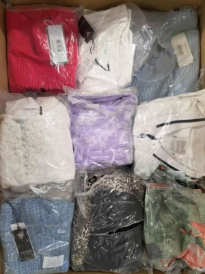 The photo shows a package with clothing in the category B.