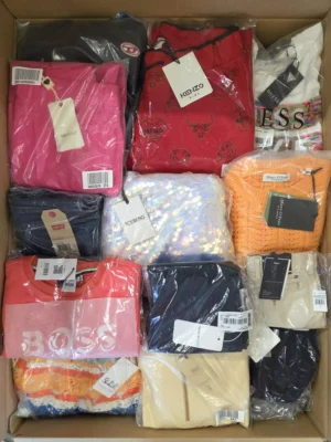 The photo shows a package with clothing in the category K.