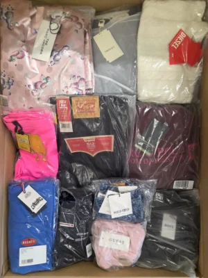 The photo shows a package with clothing in the category K.