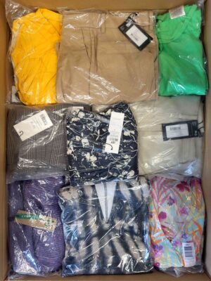 The photo shows a package with clothing in the category AR.