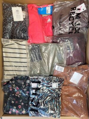 The photo shows a package with clothing in the category AR.