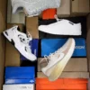 CS7047 2 The photo shows a package with footwear in the category CS.