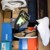 CS7051 1 The photo shows a package with footwear in the category CS.