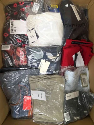 The photo shows a package with clothing in the category AP.