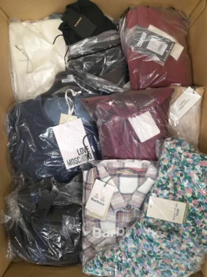 The photo shows a package with clothing in the category AP.