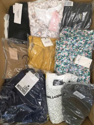 The photo shows a package with clothing in the category AP.