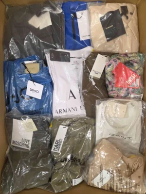 The photo shows a package with clothing in the category AP.