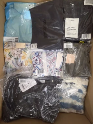 The photo shows a package with clothing in the category AP.