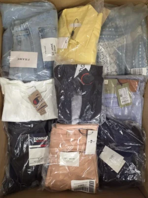The photo shows a package with clothing in the category AP.