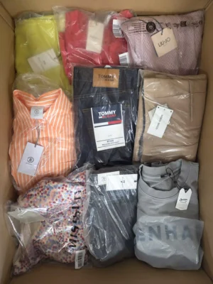 The photo shows a package with clothing in the category AP.