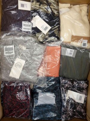 The photo shows a package with clothing in the category YA.