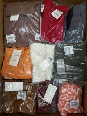 The photo shows a package with clothing in the category YA.