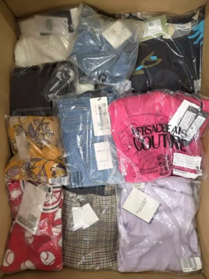 The photo shows a package with clothing in the category AP.