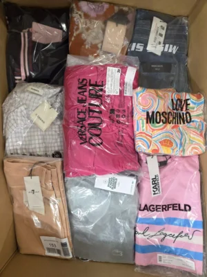 The photo shows a package with clothing in the category AP.