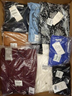 The photo shows a package with clothing in the category YA.