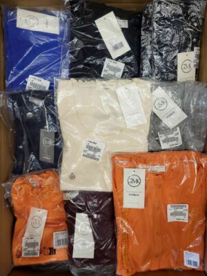 The photo shows a package with clothing in the category YA.