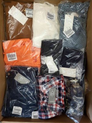 The photo shows a package with clothing in the category YA.