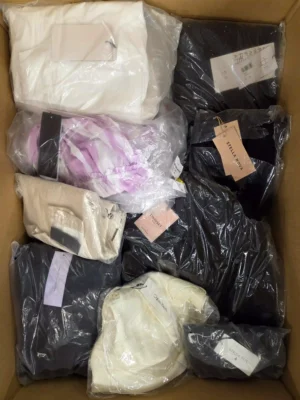 The photo shows a package with clothing in the category A.