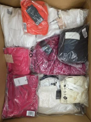 The photo shows a package with clothing in the category A.