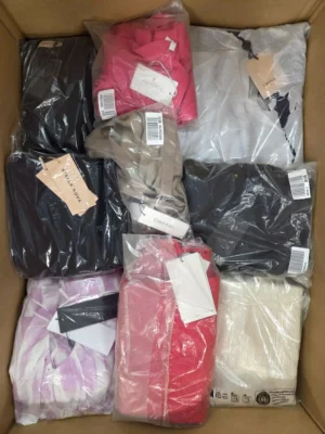 The photo shows a package with clothing in the category A.