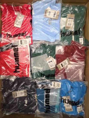 The photo shows a package with clothing in the category H.