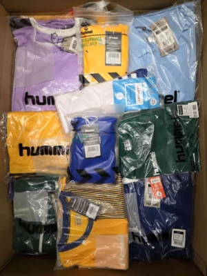 The photo shows a package with clothing in the category H.