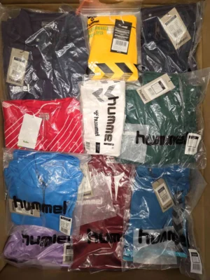 The photo shows a package with clothing in the category H.