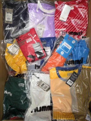 The photo shows a package with clothing in the category H.