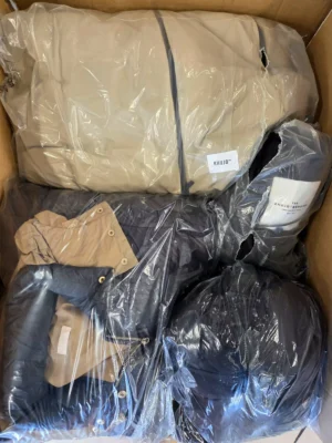 The photo shows a package with clothing in the category C.