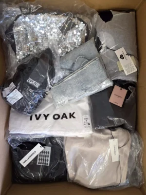 The photo shows a package with clothing in the category A.