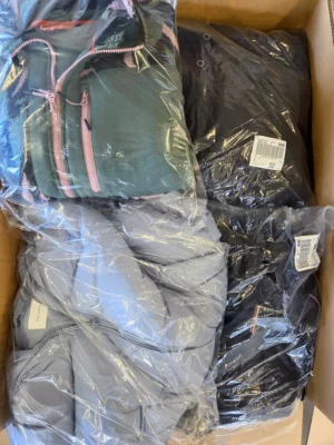 The photo shows a package with clothing in the category C.