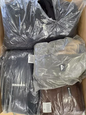 The photo shows a package with clothing in the category C.