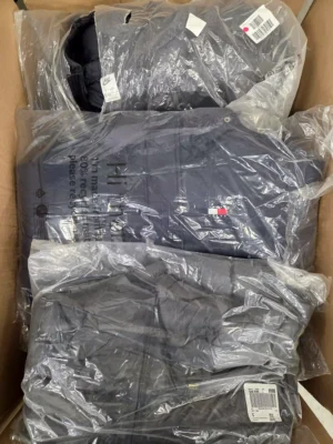 The photo shows a package with clothing in the category C.