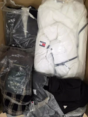The photo shows a package with clothing in the category C.