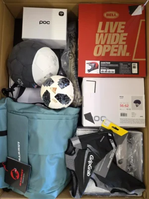 The picture shows a package with accessories in the category Z.