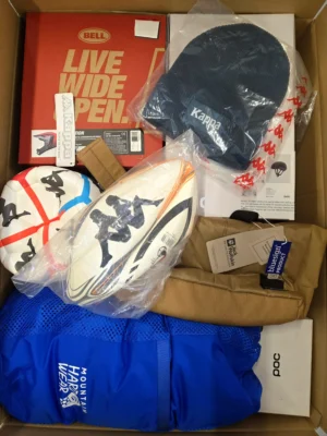 The picture shows a package with accessories in the category Z.