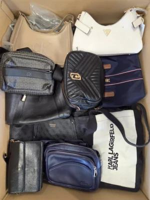 The picture shows a package with accessories in the category HC.