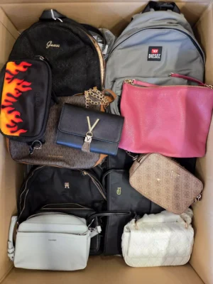 The picture shows a package with accessories in the category HC.