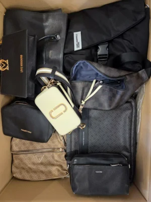 The picture shows a package with accessories in the category HC.
