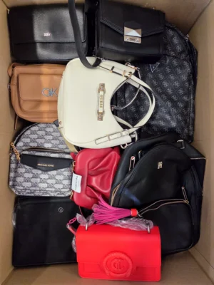 The picture shows a package with accessories in the category HC.